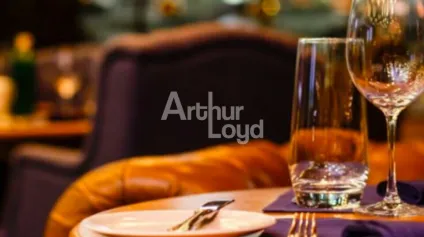 VICHY CENTRE PAS DE PORTE à louer avec extraction près de 70m2 - Offre immobilière - Arthur Loyd