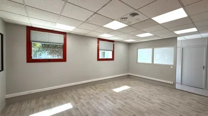 132M² LOCATION BUREAUX ENVIRONNEMENT MEDICAL GRAND LARGE POITIERS CLIMATISES - Offre immobilière - Arthur Loyd