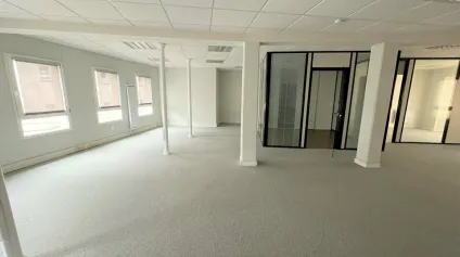 TOURS HYPER CENTRE JEAN JAURES BUREAUX A LOUER 137 M² 3 PARKINGS - Offre immobilière - Arthur Loyd