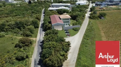 A LOUER - SUD DE MONTÉLIMAR - MALATAVERNE - BÂTIMENT INDÉPENDANT À USAGE D'ENTREPÔT ET DE BUREAUX - 695 M2 - Offre immobilière - Arthur Loyd