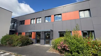 Bureaux à louer Olivet RDC PMR 140 m2 - Offre immobilière - Arthur Loyd