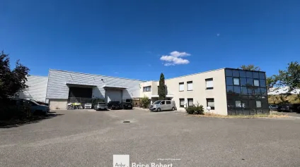 A louer - Bâtiment d'activité indépendant avec visibilité exceptionnelle - Chassieu - Offre immobilière - Arthur Loyd