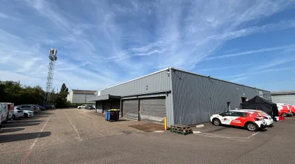 A LOUER - LOCAL D'ACTIVITE D'ENV. 300 m2 - Offre immobilière - Arthur Loyd