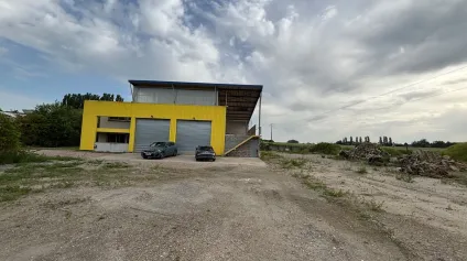 A Vendre - Local d'activité - Offre immobilière - Arthur Loyd