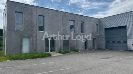 Local d'activité à louer Wasquehal accès autoroute et bureaux aménagés - Offre immobilière - Arthur Loyd