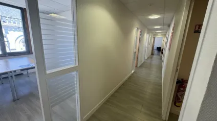 TOURS CENTRE BUREAUX A LOUER 271 M² 5 PARKINGS - Offre immobilière - Arthur Loyd