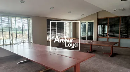 BUREAUX À LA VENTE - LUNEL - Offre immobilière - Arthur Loyd