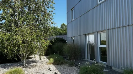 Bureaux à louer à Saint-Jean-d'Illac avec stockage et parking inclus - Offre immobilière - Arthur Loyd
