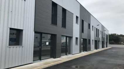 STOCKAGE - SHOWROOM - A LOUER GUERANDE VILLAJAMES 340 M2 - 170m2 - CELLULE - Offre immobilière - Arthur Loyd