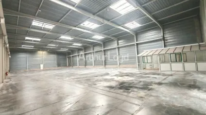 A LOUER - Entrepôt de environ 1130m2 avec 52m2 de bureaux secteur FARMAN - Offre immobilière - Arthur Loyd