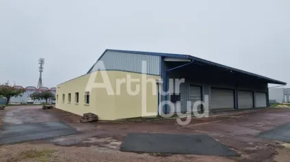 <br />Local Activité - SOLIERS<br /> - Offre immobilière - Arthur Loyd