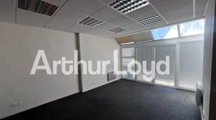 <br />À vendre / à louer - Bureaux de plain-pied - Caen Nord<br /> - Offre immobilière - Arthur Loyd