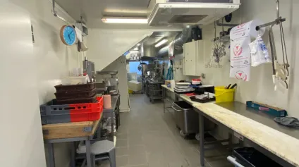 <br />Local d'activité à usage laboratoire boucherie / charcuterie 103 m² Zone d'activités dynamique, accessibilité optimale<br /> - Offre immobilière - Arthur Loyd