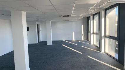 <br />A vendre Bureaux Neuf La Rochelle 103.8 m2<br /> - Offre immobilière - Arthur Loyd