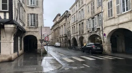 <br />A vendre Cession de bail La Rochelle 194 m2<br /> - Offre immobilière - Arthur Loyd