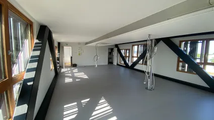 <br />A VENDRE BUREAUX CDA EST DE LA ROCHELLE 369 m²<br /> - Offre immobilière - Arthur Loyd