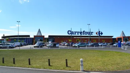 <br />A vendre, local commercial zone commerciale d'Angoulins - 540 m²<br /> - Offre immobilière - Arthur Loyd