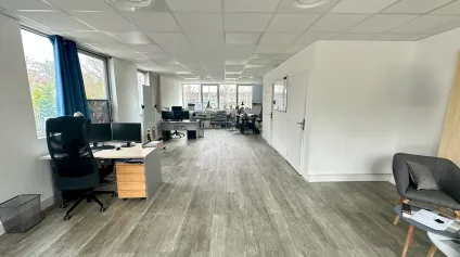 BUREAUX AVEC PARKING AIX LA DURANNE - Offre immobilière - Arthur Loyd