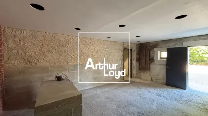 Local d'activités 290 m² avec bureaux en mezzanine - Offre immobilière - Arthur Loyd
