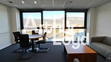 CHAMBÉRY NORD  100 M² D'EXCEPTION AU 6ÈME ÉTAGE + 2 PARKINGS<br /> - Offre immobilière - Arthur Loyd