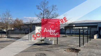 Locaux d activité à louer à Eybens avec zone à quai et visibilité - Offre immobilière - Arthur Loyd