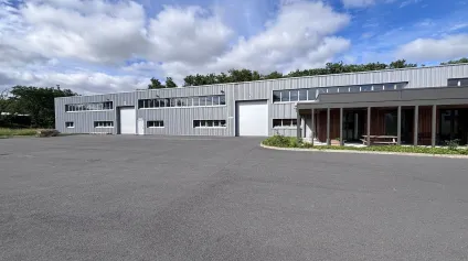 Bâtiment indépendant à vendre à Bouaye proche aéroport sur 1 hectare - Offre immobilière - Arthur Loyd