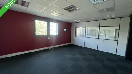 Bureaux à louer 130 m² Alixan à proximité immédiate de la gare TGV - Offre immobilière - Arthur Loyd