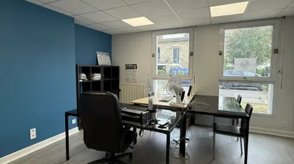 bureaux quartier des lycées. accessible PMR. Parking et parkings gratuits. - Offre immobilière - Arthur Loyd