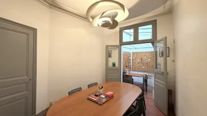 BUREAUX 160 M² À LOUER  CENTRE-VILLE POITIERS  2 PARKINGS  ACCÈS PMR  IMMEUBLE DE CARACTÈRE - Offre immobilière - Arthur Loyd