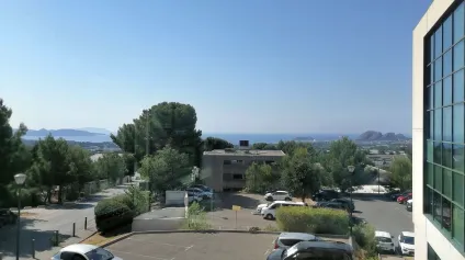 Bureaux avec vue mer et parkings à vendre - Espace Mistral - ATHELIA IV - La Ciotat - Offre immobilière - Arthur Loyd
