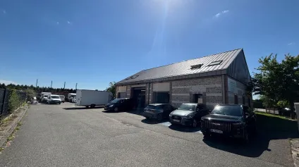 Locaux d'activité à louer à SAINT JACQUES SUR DARNETAL 76160 - Offre immobilière - Arthur Loyd