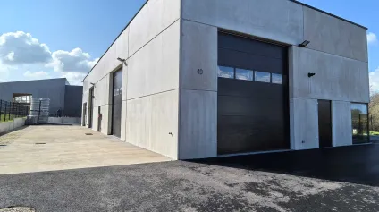 Locaux d activité à vendre à Saint-Nazaire avec pont roulant 3 2 tonnes - Offre immobilière - Arthur Loyd