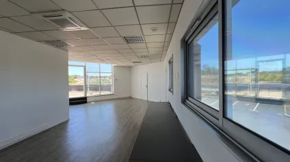 À LOUER : 3 lots de Bureaux de 78 m², 155 m² et 178 m² en visibilité autoroute à Andrézieux-Bouthéon - Offre immobilière - Arthur Loyd