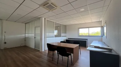 À LOUER : 3 lots de Bureaux de 78 m², 155 m² et 178 m² en visibilité autoroute à Andrézieux-Bouthéon - Offre immobilière - Arthur Loyd