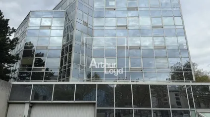 Bureaux à Vendre avec Parkings - Offre immobilière - Arthur Loyd