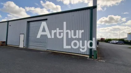 <br />Local Activité - 219 m² - MONDEVILLE<br /> - Offre immobilière - Arthur Loyd