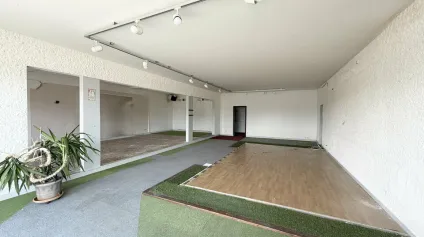 A Louer - local commercial d'environ 166,15m2 avec 7 places de stationnement à Cormontreuil - Offre immobilière - Arthur Loyd