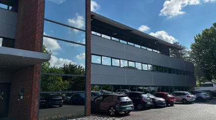 Bureaux cloisonnés à louer à Mérignac avec 29 places de stationnement - Offre immobilière - Arthur Loyd
