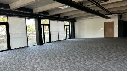 Bureaux à louer à Mérignac en rez-de-chaussée avec terrasse privative et parkings - Offre immobilière - Arthur Loyd