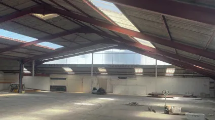 <br />Entrepôt 1 200 m² SAINT JUNIEN A VENDRE<br /> - Offre immobilière - Arthur Loyd
