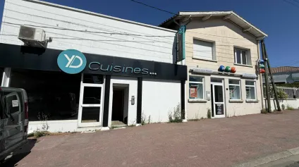 A VENDRE - ENSEMBLE IMMOBILIER DE RAPPORT  4 STUDIOS & 2 LOCAUX COMMERCIAUX  POITIERS - Offre immobilière - Arthur Loyd