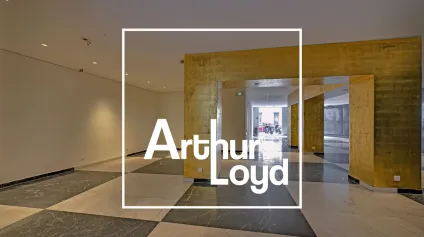 Local commercial à louer à Nîmes centre design Philippe Starck 544 m² - Offre immobilière - Arthur Loyd