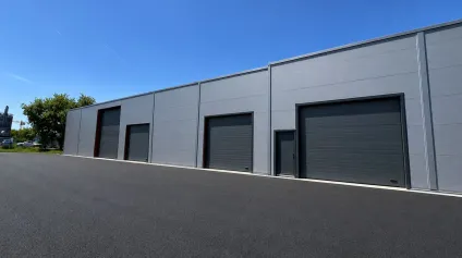 À VENDRE : Local d'activité ou commercial neuf de 792 m² en façade de rue passante à Savigneux - Offre immobilière - Arthur Loyd