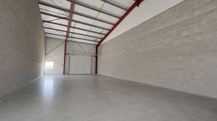 À VENDRE : lot d'activités de 190 m² à Savigneux - Offre immobilière - Arthur Loyd