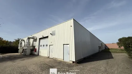 Bâtiment d'activité à vendre à Bron zone dynamique accès A43 parking - Offre immobilière - Arthur Loyd