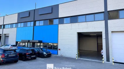 Bâtiment d'activité à louer à Corbas dans parc récent avec hauteur sous plafond - Offre immobilière - Arthur Loyd
