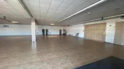 <br />Local commercial Rochefort 660 m2<br /> - Offre immobilière - Arthur Loyd