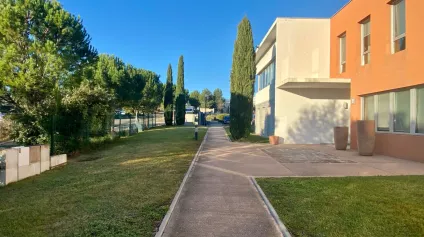 BUREAUX DE STANDING AIX LA DURANNE - Offre immobilière - Arthur Loyd