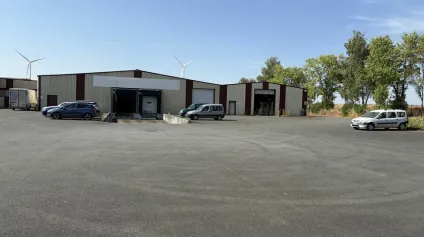 BÂTIMENT DE LOGISTIQUE - STOCKAGE DE 10 250 M² À LOUER À 4 MINUTES DE L'A10 - DIVISBLE - Offre immobilière - Arthur Loyd
