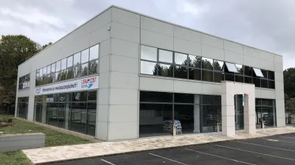 Bureaux de 206 m2 avec parkings à louer - Visibilité exceptionnelle le long de la RD 2020 - Offre immobilière - Arthur Loyd